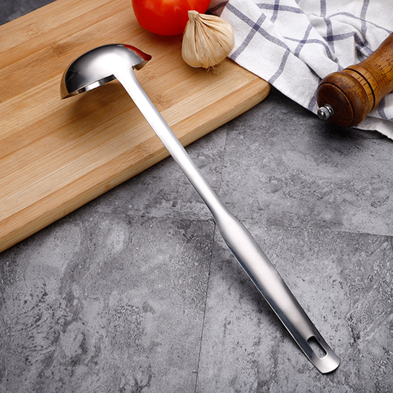 Thickened Stainless Steel Grease Strainer Household Oil Soup Separation Spoon Kitchen Ladle Oil Filter Sub Hot Pot Soup Ladle Kitchen Supplies