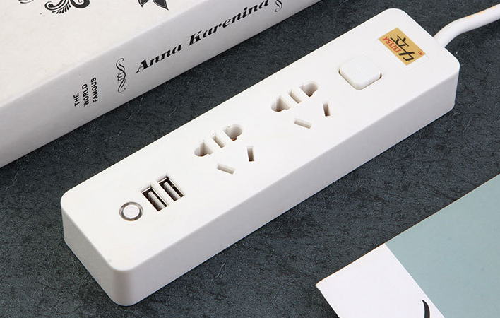 Lili Intelligent New National Standard Charging USB Socket Household Safety Door Power Strip Multi-Function Switch with Wire Power Strip