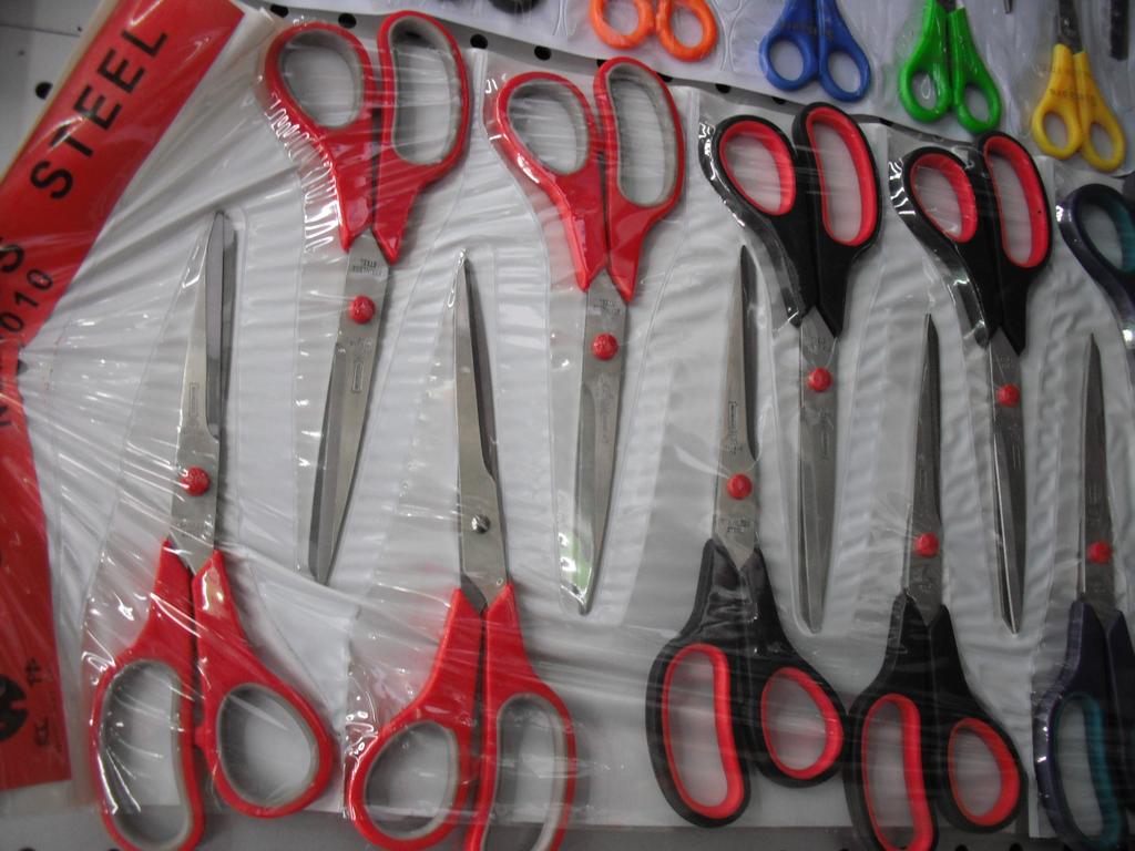 Factory Direct Sales Black Handle Red Ring Rubber Scissors, Office Stationery Scissors, Dressmaker&#039;s Shears Home Scissors