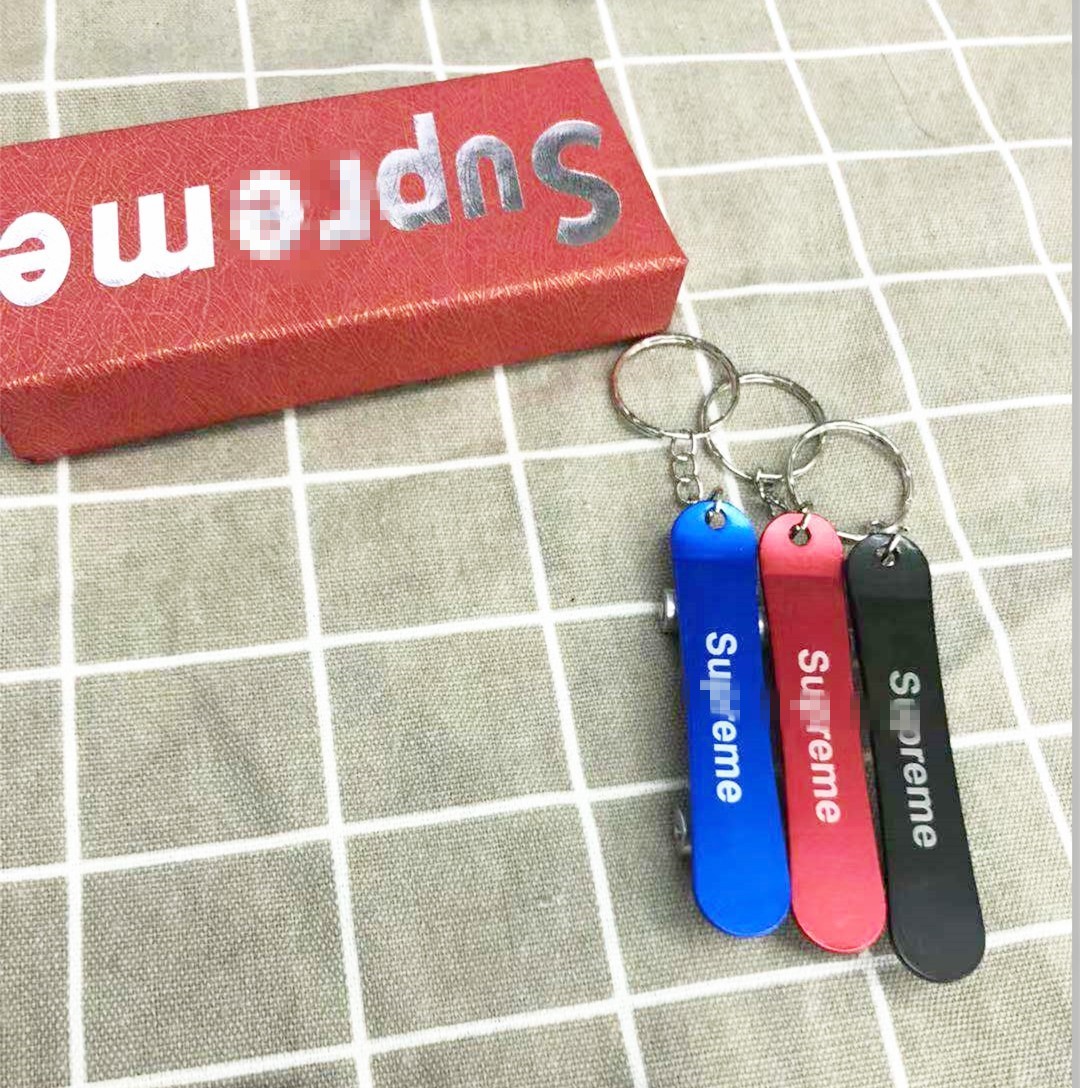 Manufacturer supplies environmental protection aluminum alloy slide plate opener metal bottle opener aluminum key chain pendant creative driver