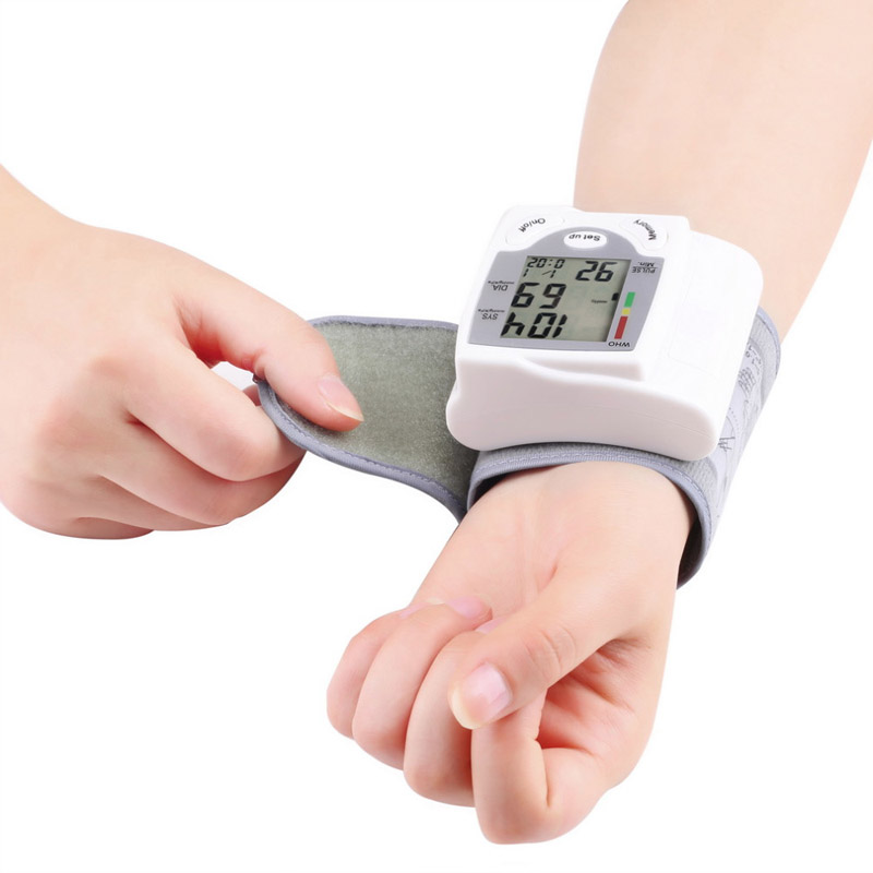 SOURCE Factory Direct Sales English Electronic Sphygmomanometer Foreign Trade E-Commerce in Stock Wholesale