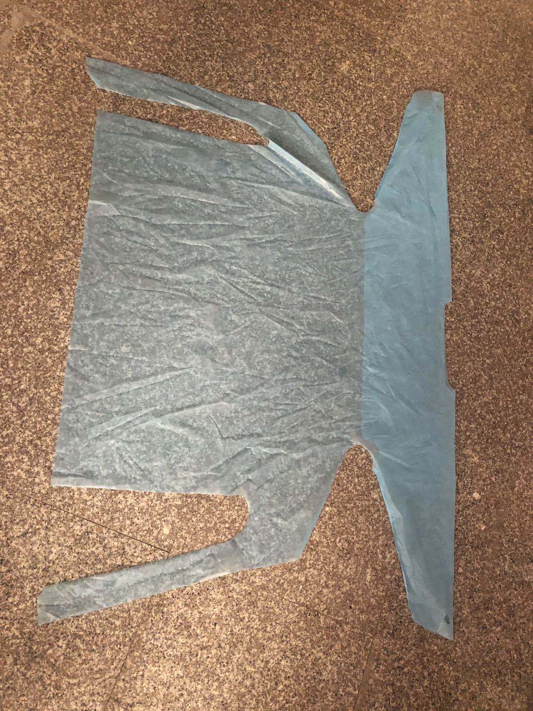 The Disposable CPE protective clothing waterproof dustproof blue clothing anti -static isolation clothing manufacturers to the spot
