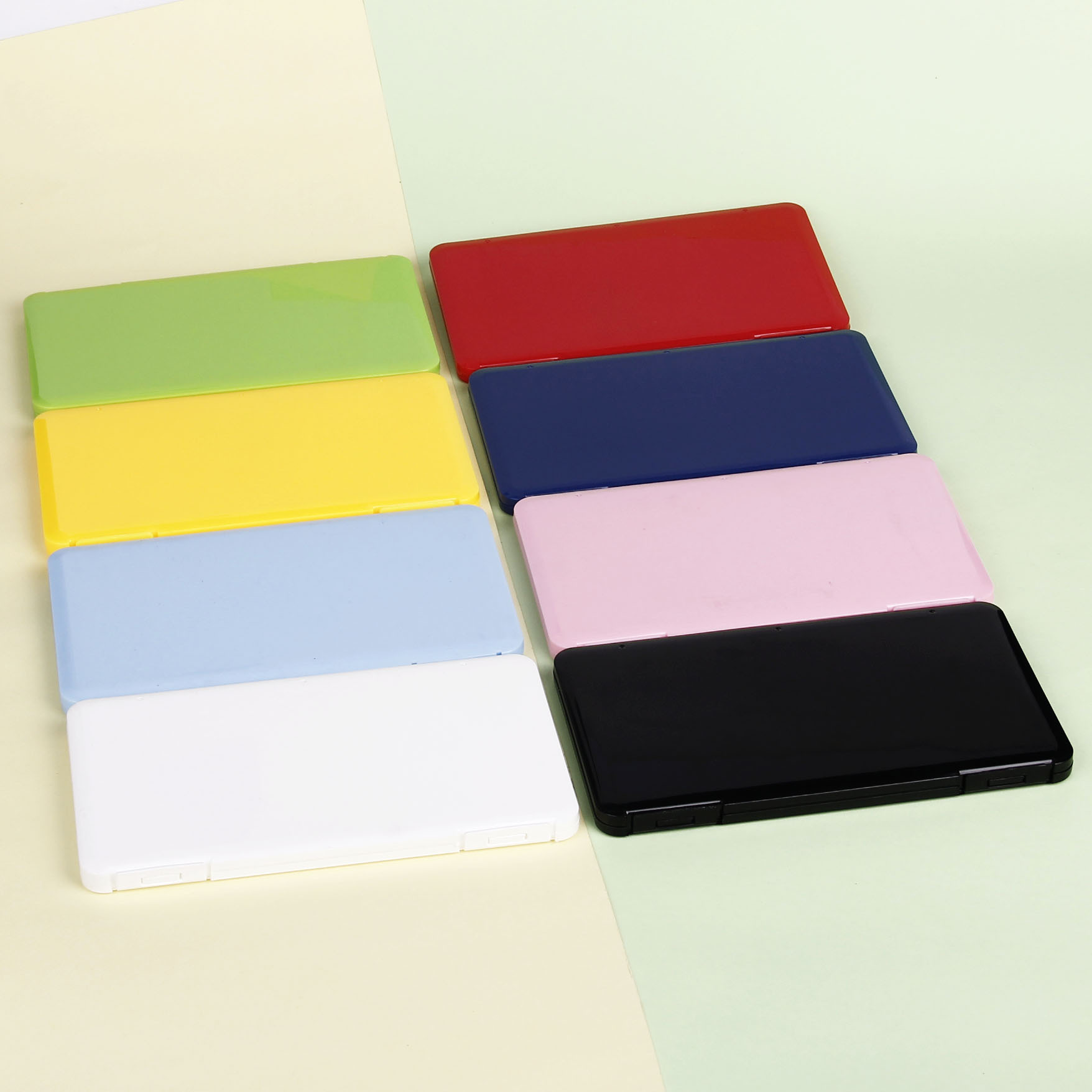 New mask storage box Non-woven plastic box is easy to carry disposable mask dust bag KN95 storage box