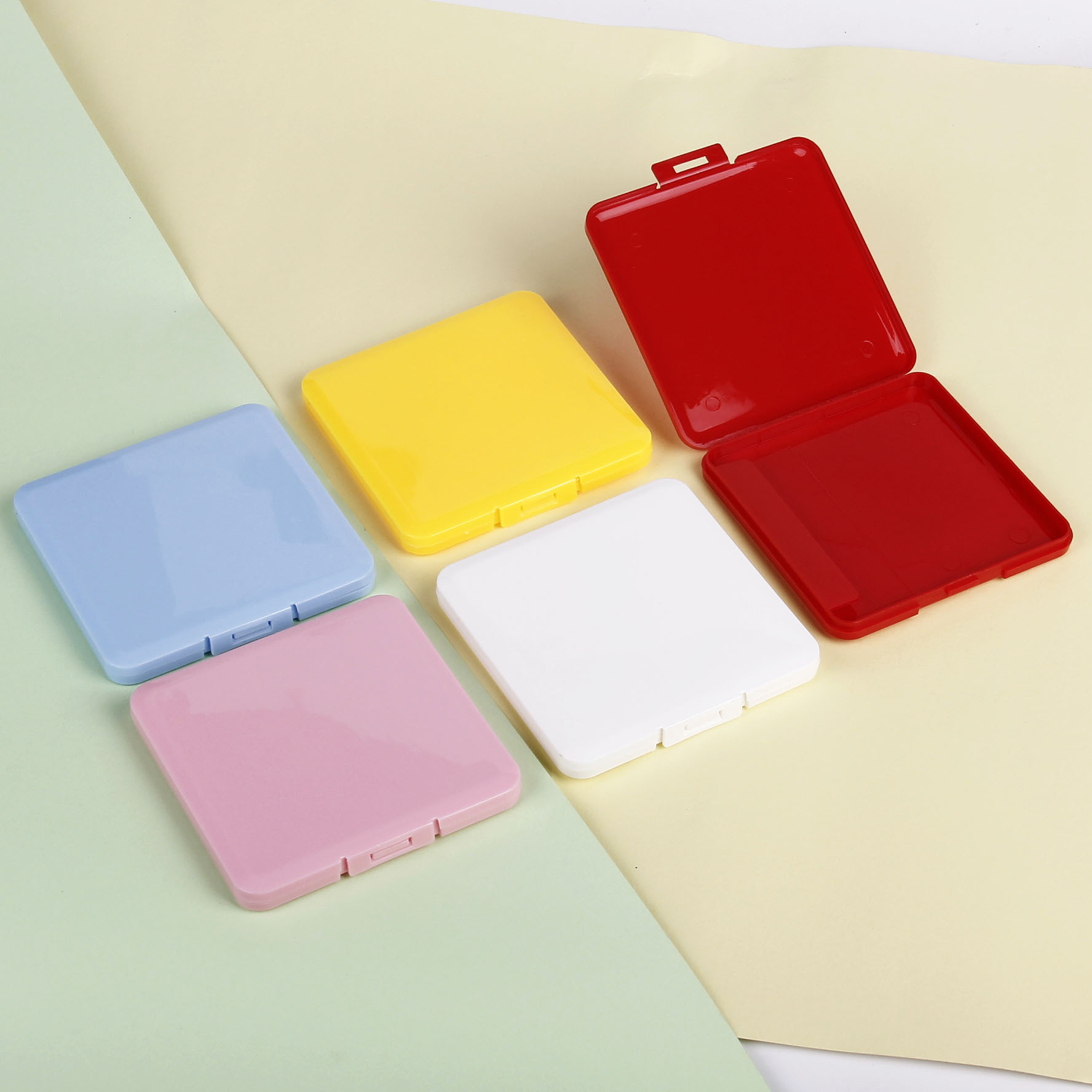 New mask storage box Non-woven plastic box is easy to carry disposable mask dust bag KN95 storage box