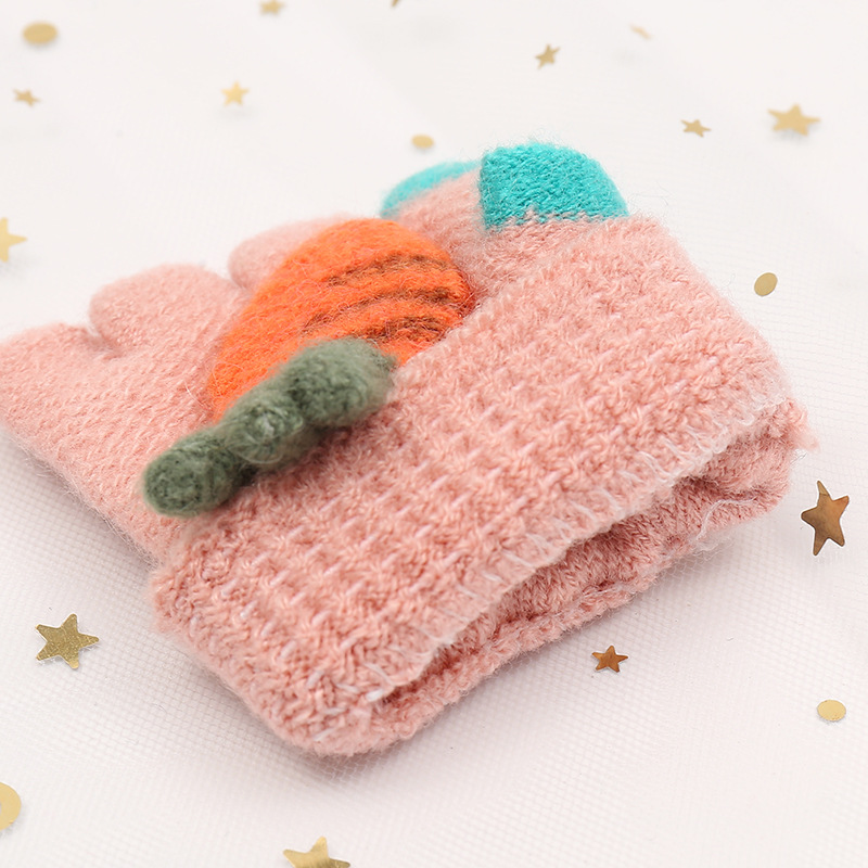 Winter new baby cartoon Carrot children&#039;s gloves pure color sports thickened to gloves wholesale