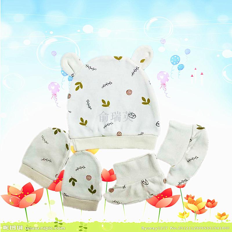 Manufacturer direct sale baby printed hat gloves with three sets of baby socks combed cotton tire cap