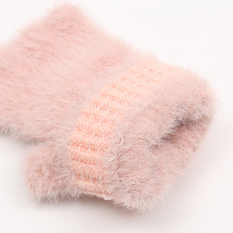 Korean version of the love pattern of women&#039;s half-finger gloves in winter fashion lovely warm travel gloves manufacturers Direct
