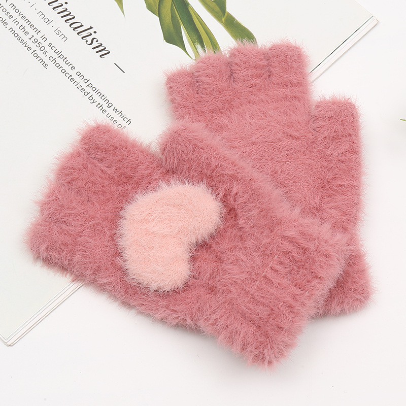 Korean version of the love pattern of women&#039;s half-finger gloves in winter fashion lovely warm travel gloves manufacturers Direct