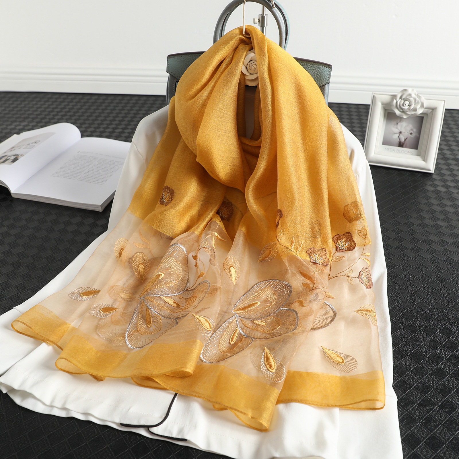 2022 Autumn and Winter New Embroidered Scarf Silk Silk Wool Embroidered Scarf Women&#039;s All-Match Summer Sunscreen Shawl Wholesale
