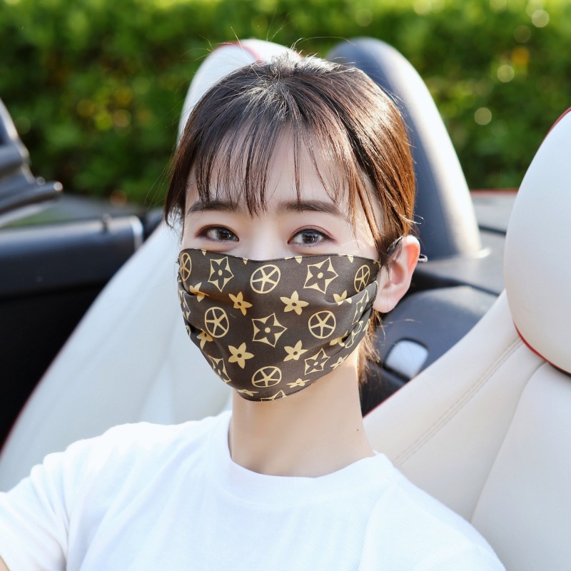 Female Crepe Satin Mulberry Silk Mask All-Match Ear-Hanging Veil Silk Scarf Breathable Washable Repeatedly Voile Scarf