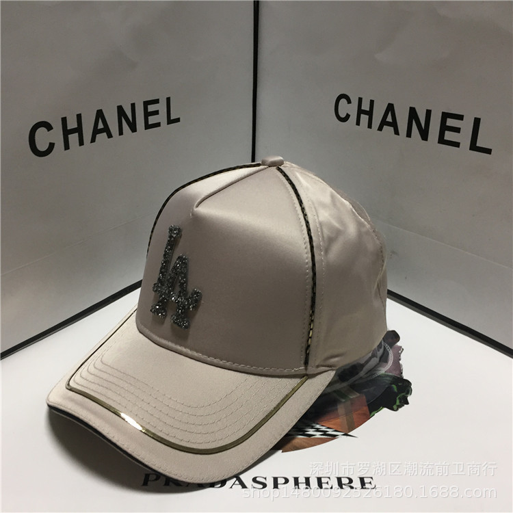 2021korean Style Spring, Summer, Autumn And Winter Four Seasons Leisure Peaked Cap Fashion Diamond-Embedded La Letter Women &#039;S Baseball Hat