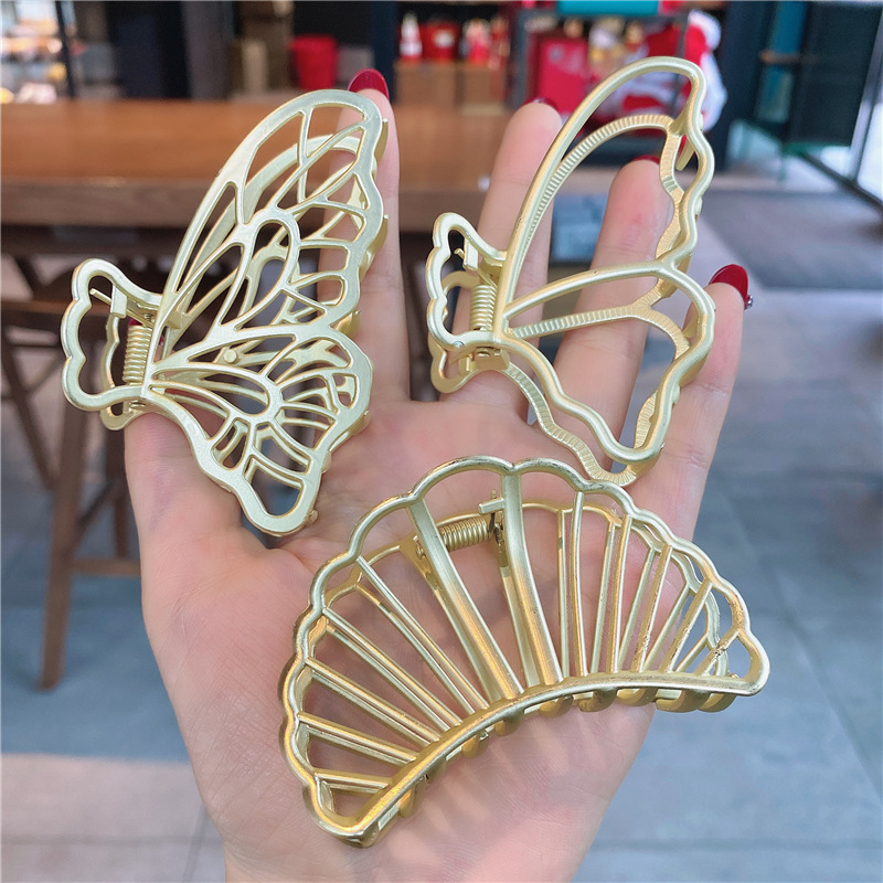 Metal Head Hair Claw Grip Shark Barrettes Large Clip Hair Claw Elegant Graceful Hairpin Korean Headwear for Women