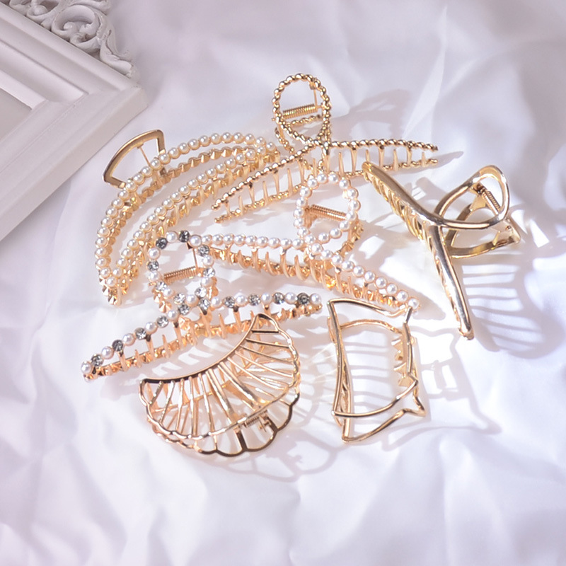 Hair Claw Korean Large Grabber Clip Headdress Female Korean Pearl Barrettes Temperament Alloy Shark Clip Pearl Hairpin