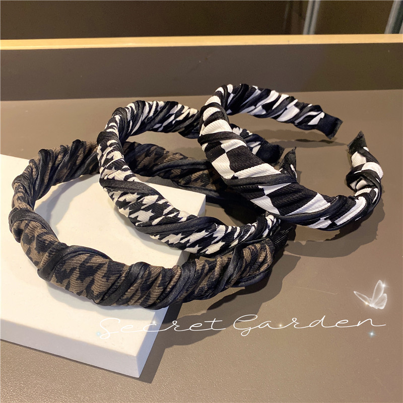 Pleated Braid Headband Black and White Series Autumn Winter Retro Elegant Woven Headband Hairpin Hair Tie Headdress New Headband