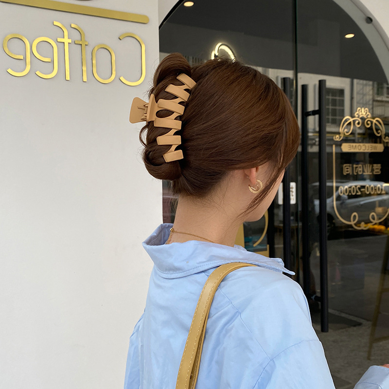 Cute Girl Barrettes Korean Back Head Large Geometric Acrylic Fashion Grip Women Claw Hairpin