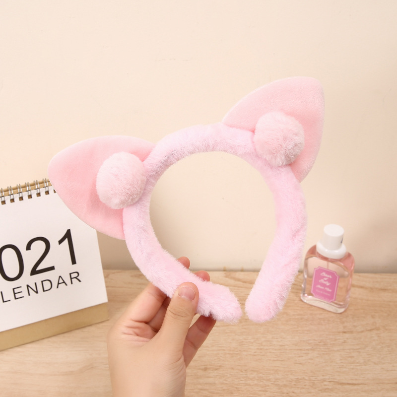 Japanese and Korean Cartoon Cute Little Wild Cat Headband Furry Triangle Cat Ears Fur Ball Face Washing Hair Fixer Headband Hairpin Tide