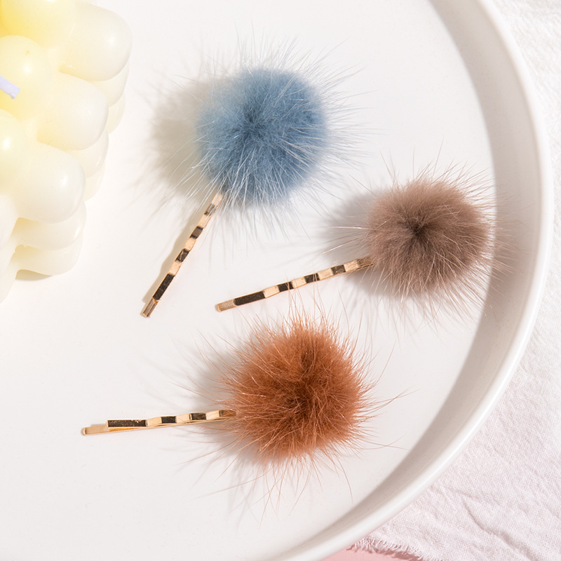  and Winter New Internet Celebrity Same Style Hairy Hair Clips Ins Style Simple Fresh Plush Clip Ball Hairpin
