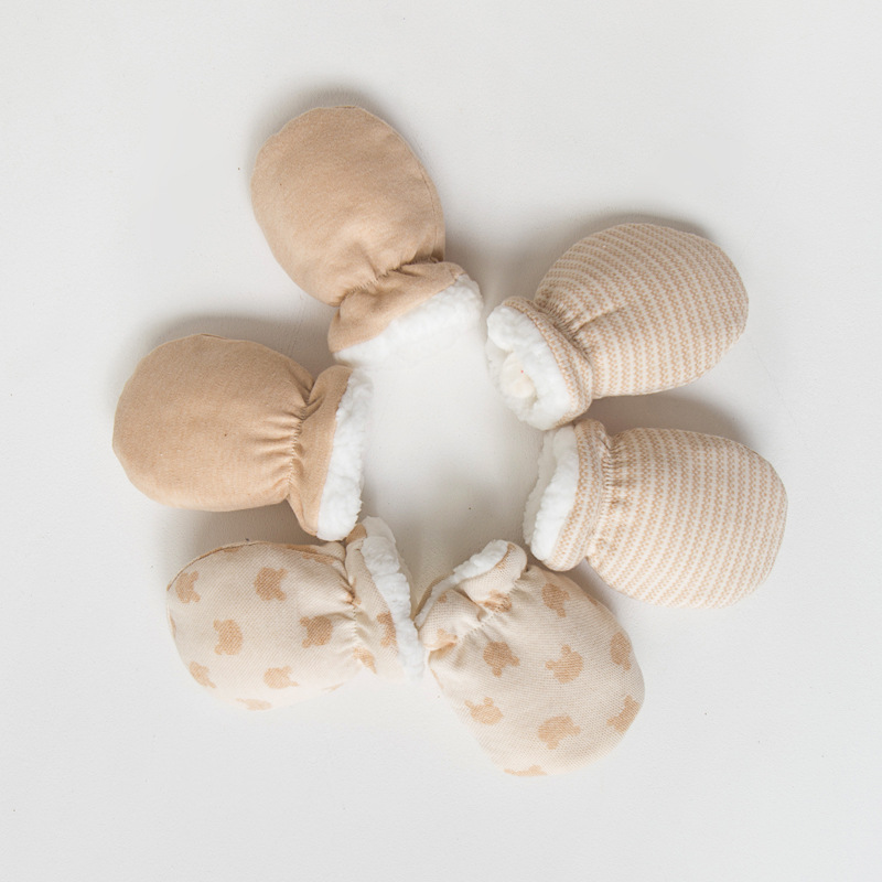 Winter New Baby AntiGrasping Gloves Keep Baby Warm Protective Glove Thickened Cotton Newborn Small Gloves Lambswool 06