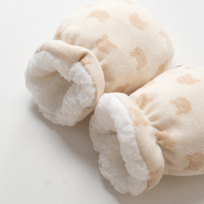 Winter New Baby AntiGrasping Gloves Keep Baby Warm Protective Glove Thickened Cotton Newborn Small Gloves Lambswool 06