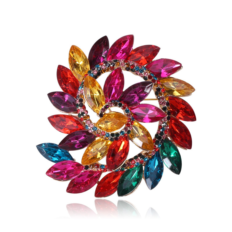 European and American wind creative design sense counterclockwise rotation water drill flowers full drill retro trend fashion brooch