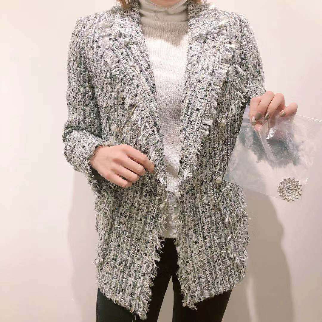 new Dongdaemun highend temperament 2019 Winter Heavy Industry pearl brooch decorative fragrance wind suit jacket women