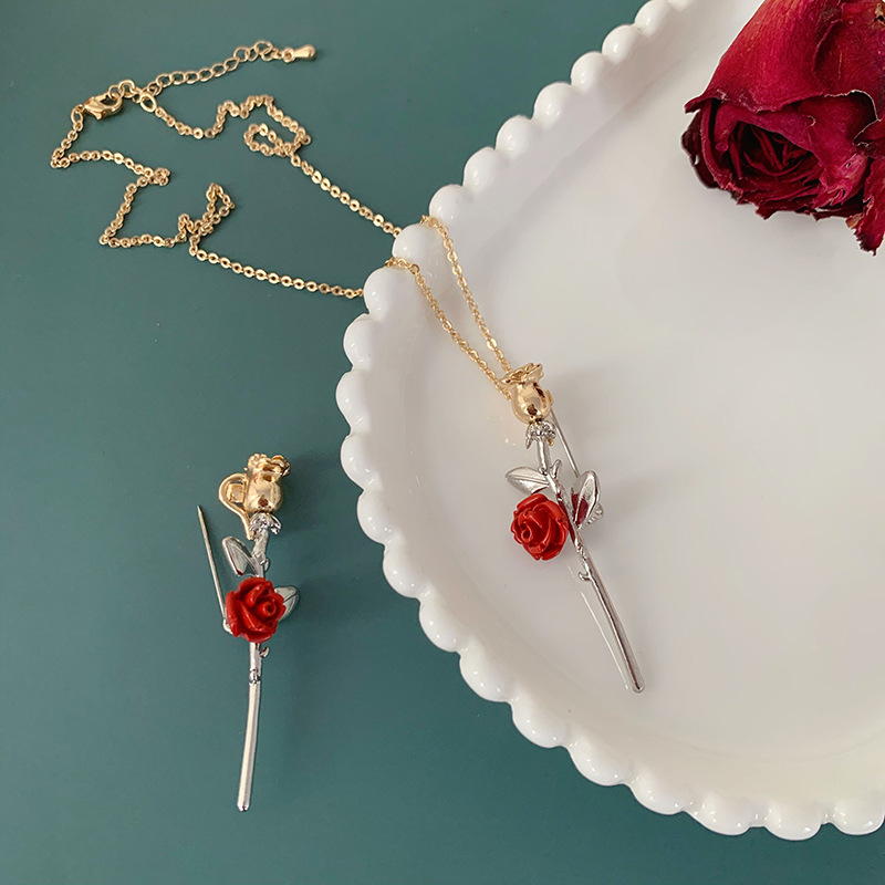 Business Suit Corsage Metal Three-Dimensional Rose Brooch Women&#039;s Cardigan Necklace Accessories Pin Clavicle Chain Simple Sweater Chain