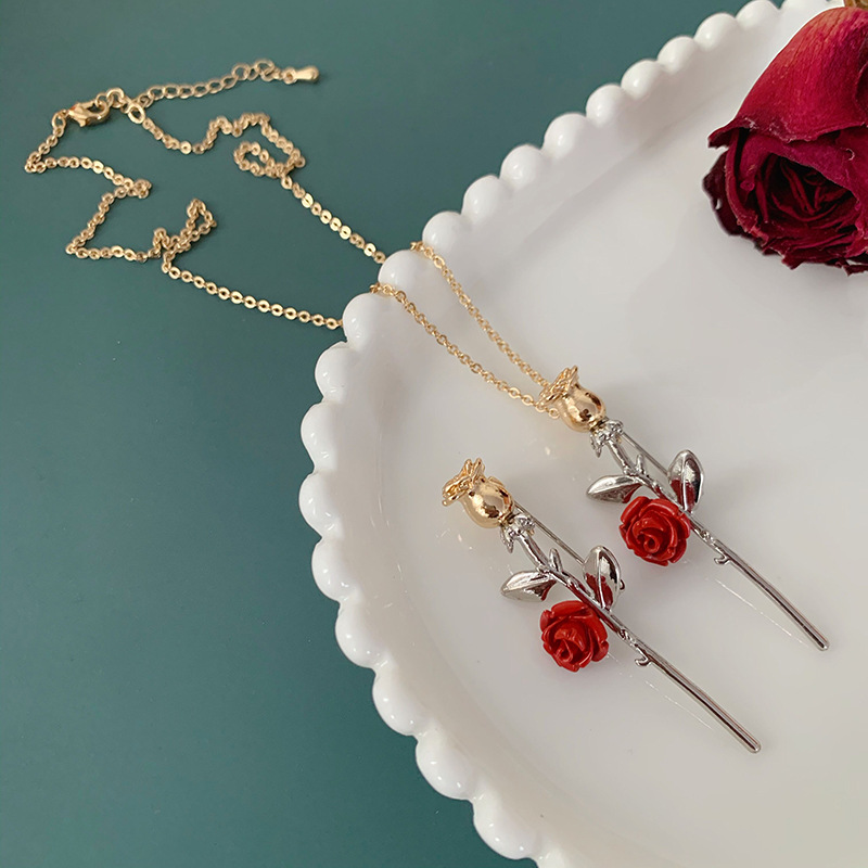 Business Suit Corsage Metal Three-Dimensional Rose Brooch Women&#039;s Cardigan Necklace Accessories Pin Clavicle Chain Simple Sweater Chain