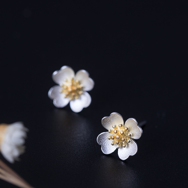 Korean Style New S925 Silver Small Flower Ear Studs Personalized and Small Fresh Four Seasons Flowers Stud Earrings for Women Simple Graceful Silver Accessories
