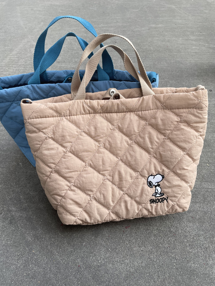 Japanese Style New Snoopy Rhombic Shoulder Messenger Bag Large Capacity Fashion All-Match Handbag Multi-Functional Mummy Bag Japanese Style New Snoopy Rhombic Shoulder Messenger Bag Large Capacity Fashion All-Match Handbag Multi-Functional Mummy Bag