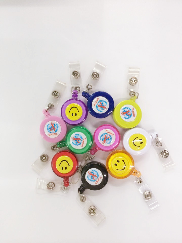 Easy open pull the transparent face of metal solid color easy pull tab Easy open pull the transparent face of metal solid color easy pull tab