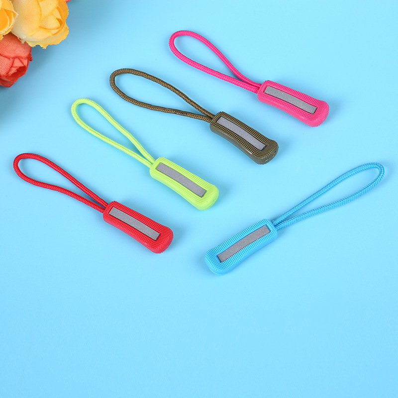 Zipper Head Factory Direct Sales Injection Pull Head New Reflective Pull Tail Reflective Pull Tab Mold Opening Multi-Color Optional Customization