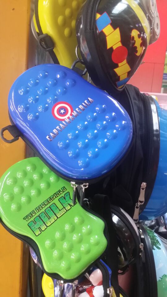 EVA Ultra Light Mini package explosion children Satchel 3D cartoon bag Captain America small yellow man Batman EVA Ultra Light Mini package explosion children Satchel 3D cartoon bag Captain America small yellow man Batman