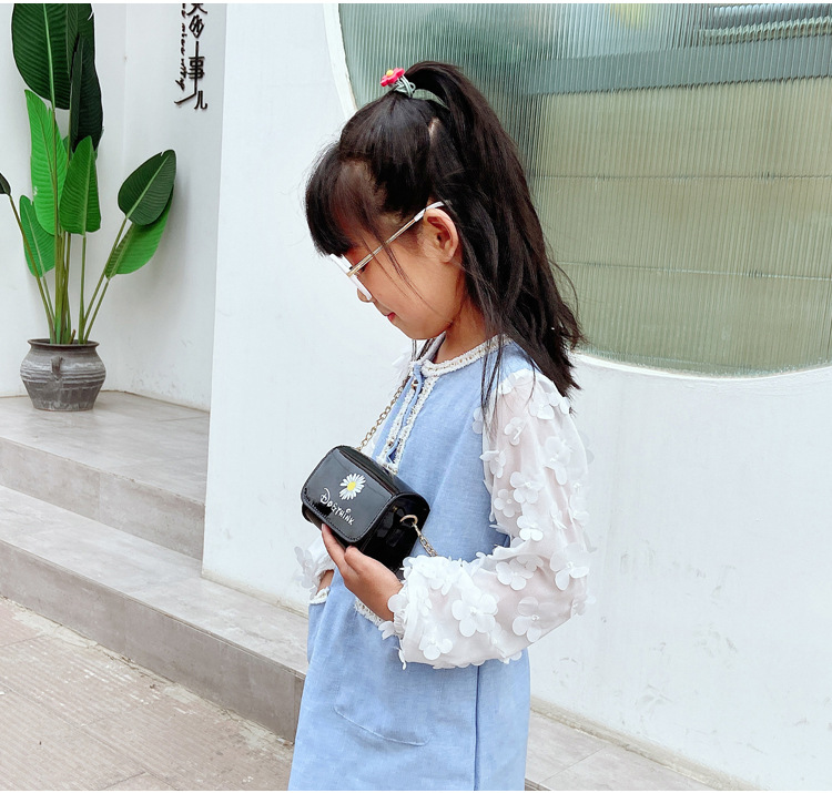 Children's Bags Mini Chain Shoulder Bag Cartoon Bag Graceful Mori Daisy Flower Small Square Bag Children's Bags Mini Chain Shoulder Bag Cartoon Bag Graceful Mori Daisy Flower Small Square Bag