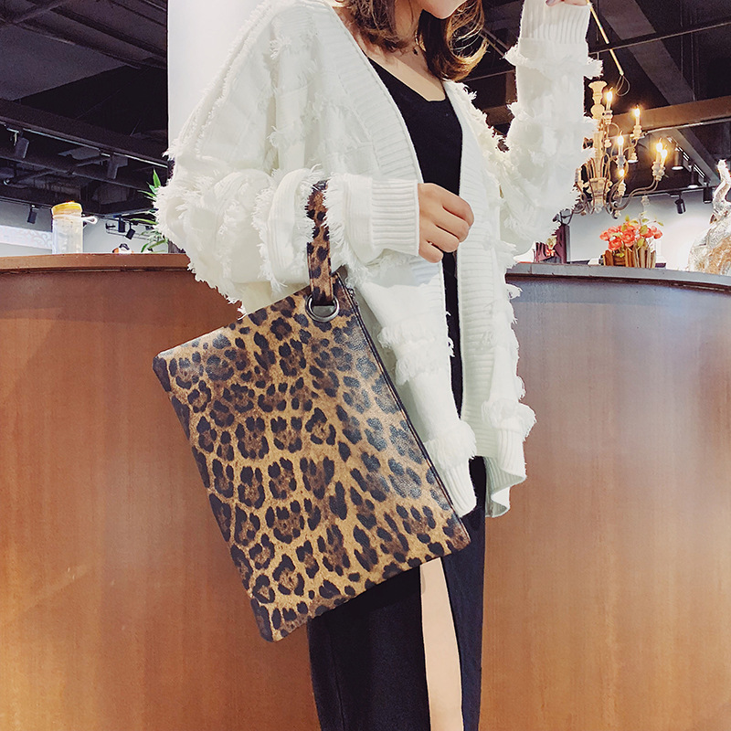 INS Clutch Female 2020 Trendy Korean Style Leopard Print Elegance Retro Hong Kong Style Fashion Tablet Bag