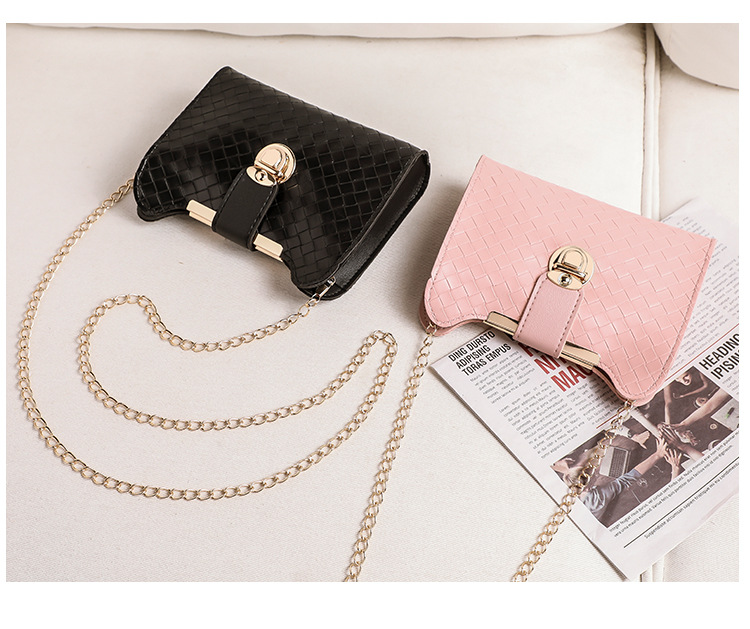 One Piece Dropshipping 2020 Winter Korean Style Cat Ear Woven Lock Chain Color Matching Small Square Bag Shoulder Crossbody Women Bag One Piece Dropshipping 2020 Winter Korean Style Cat Ear Woven Lock Chain Color Matching Small Square Bag Shoulder Crossbody Women Bag