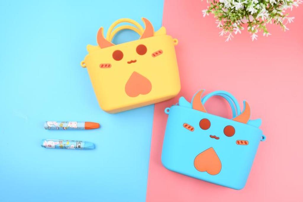 Cartoon Children's Silicone Satchel Epoxy Coin Purse Mobile Phone Bag Avocado Unicorn Donut Bag Children's Toys