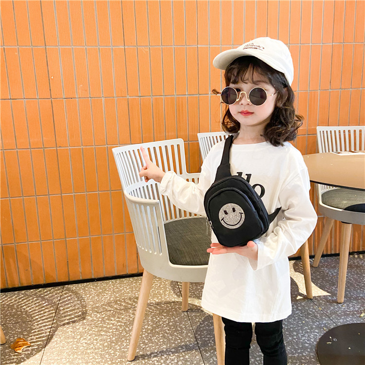 2021 Summer New Children's Bags Oxford Cloth Diamond Smiley Face Slanted Chest Bag Boys and Girls Fashion Shoulder Coin Purse 2021 Summer New Children's Bags Oxford Cloth Diamond Smiley Face Slanted Chest Bag Boys and Girls Fashion Shoulder Coin Purse