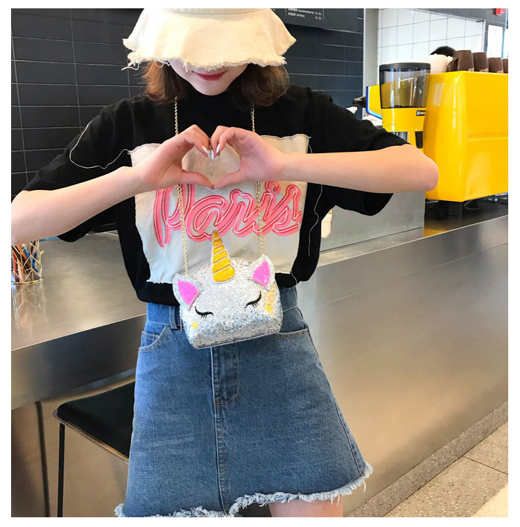 Cute Girl Chain Crossbody Bag New Cartoon Unicorn Chain Women's Bag Shoulder Bag Laser Women's Cosmetic Bag Cute Girl Chain Crossbody Bag New Cartoon Unicorn Chain Women's Bag Shoulder Bag Laser Women's Cosmetic Bag