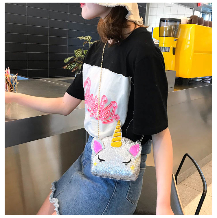 Cute Girl Chain Crossbody Bag New Cartoon Unicorn Chain Women's Bag Shoulder Bag Laser Women's Cosmetic Bag Cute Girl Chain Crossbody Bag New Cartoon Unicorn Chain Women's Bag Shoulder Bag Laser Women's Cosmetic Bag
