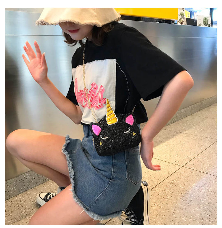 Cute Girl Chain Crossbody Bag New Cartoon Unicorn Chain Women's Bag Shoulder Bag Laser Women's Cosmetic Bag Cute Girl Chain Crossbody Bag New Cartoon Unicorn Chain Women's Bag Shoulder Bag Laser Women's Cosmetic Bag
