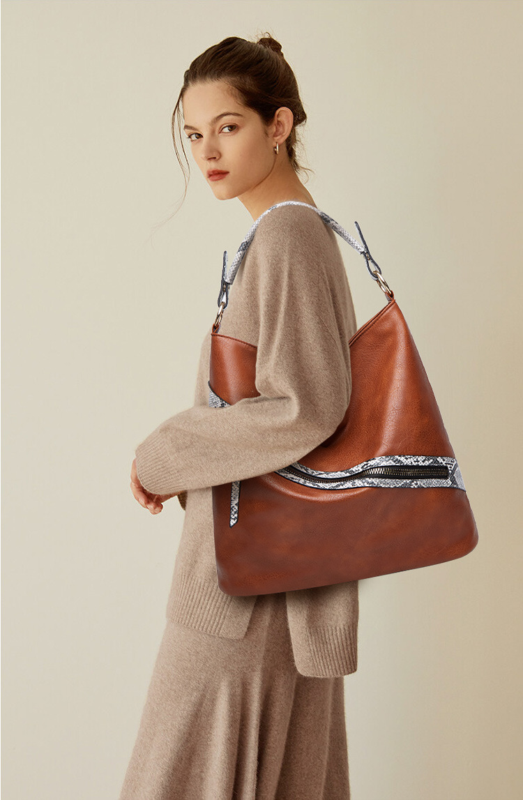 Foreign Trade 2021 Spring/Summer New Bucket Bag Snake Pattern Shoulder Bag Portable Big Bag European and American Fashion Women's Underarm Bag Foreign Trade 2021 Spring/Summer New Bucket Bag Snake Pattern Shoulder Bag Portable Big Bag European and American Fashion Women's Underarm Bag