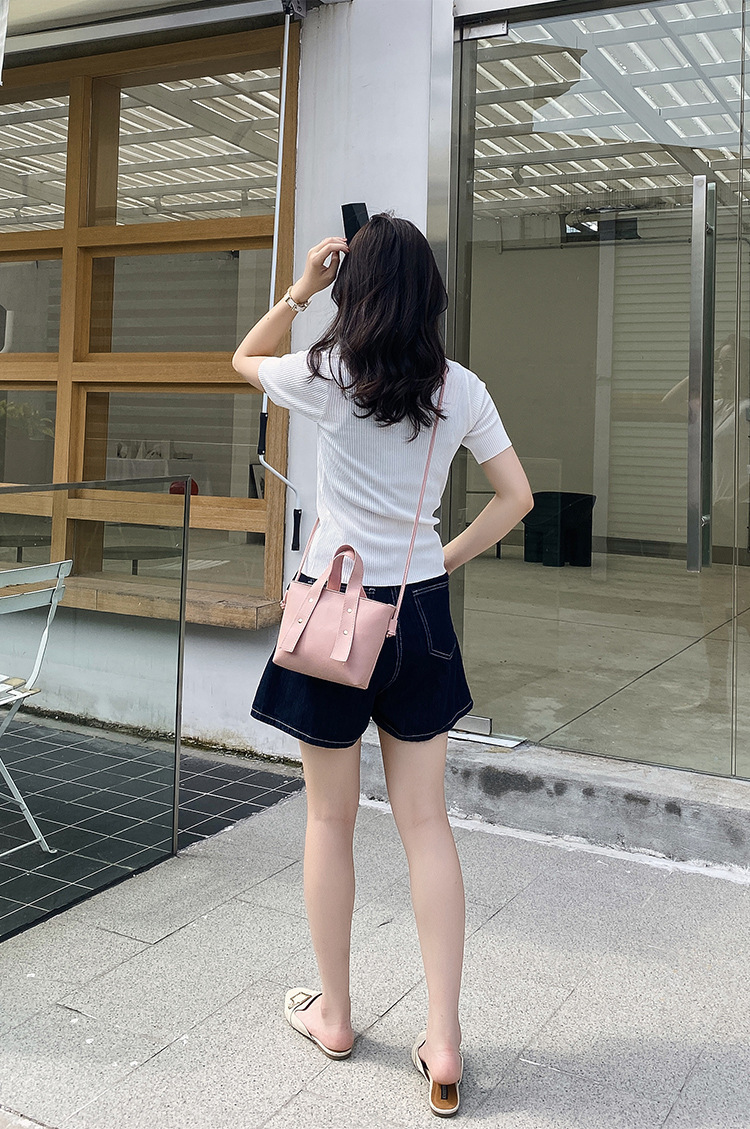 Handbags 2020 Summer Autumn New Style Korean Style Rivet Solid Color Portable Pu Bucket Bag Shoulder Crossbody Small Bag Handbags 2020 Summer Autumn New Style Korean Style Rivet Solid Color Portable Pu Bucket Bag Shoulder Crossbody Small Bag