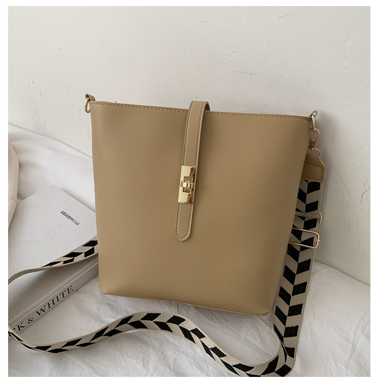 Vintage Bag Broadband Crossbody Bag Shoulder Western Style Bucket Bag Vintage Bag Broadband Crossbody Bag Shoulder Western Style Bucket Bag