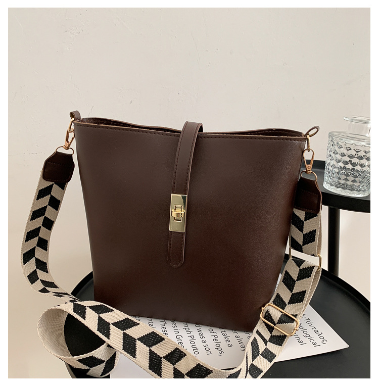 Vintage Bag Broadband Crossbody Bag Shoulder Western Style Bucket Bag Vintage Bag Broadband Crossbody Bag Shoulder Western Style Bucket Bag
