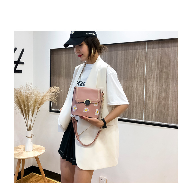 Factory Exclusive Supply New Korean Style Fashion Bucket Bag Internet Celebrity Women&#039;s Bag Fresh Sweet Shoulder Messenger Bag Wholesale Custom