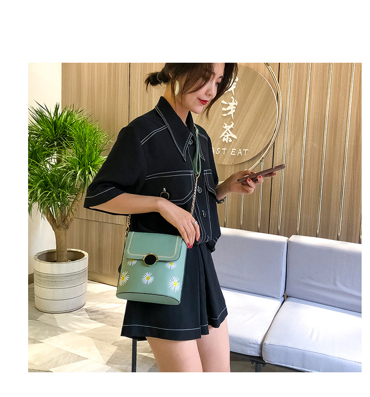 Factory Exclusive Supply New Korean Style Fashion Bucket Bag Internet Celebrity Women's Bag Fresh Sweet Shoulder Messenger Bag Wholesale Custom
