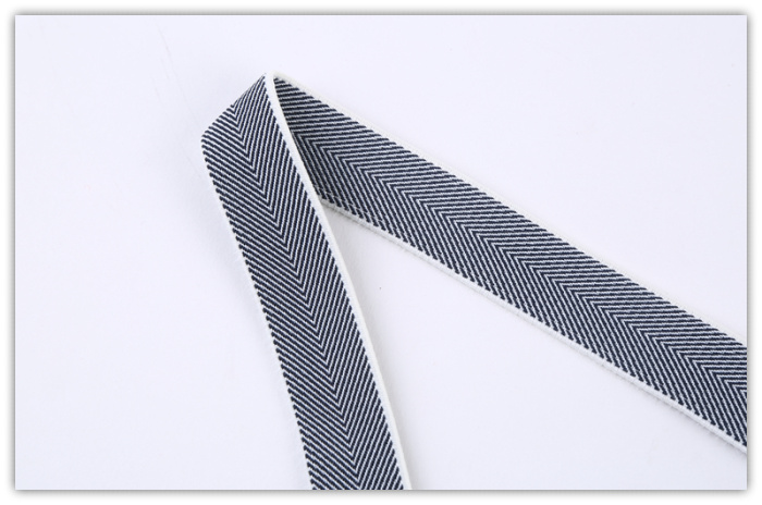 Manufacturer direct sale of black and white arrows with elastic cord. Manufacturer direct sale of black and white arrows with elastic cord.