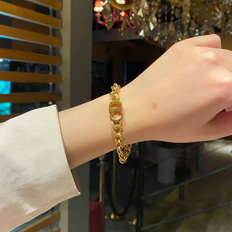 Women's Korean-Style Simple Titanium Steel Pearl Bracelet Ins Love Star Moon Double-Layer Stainless Steel Cuban Link Chain Trendy Bracelet Women's Korean-Style Simple Titanium Steel Pearl Bracelet Ins Love Star Moon Double-Layer Stainless Steel Cuban Link Chain Trendy Bracelet