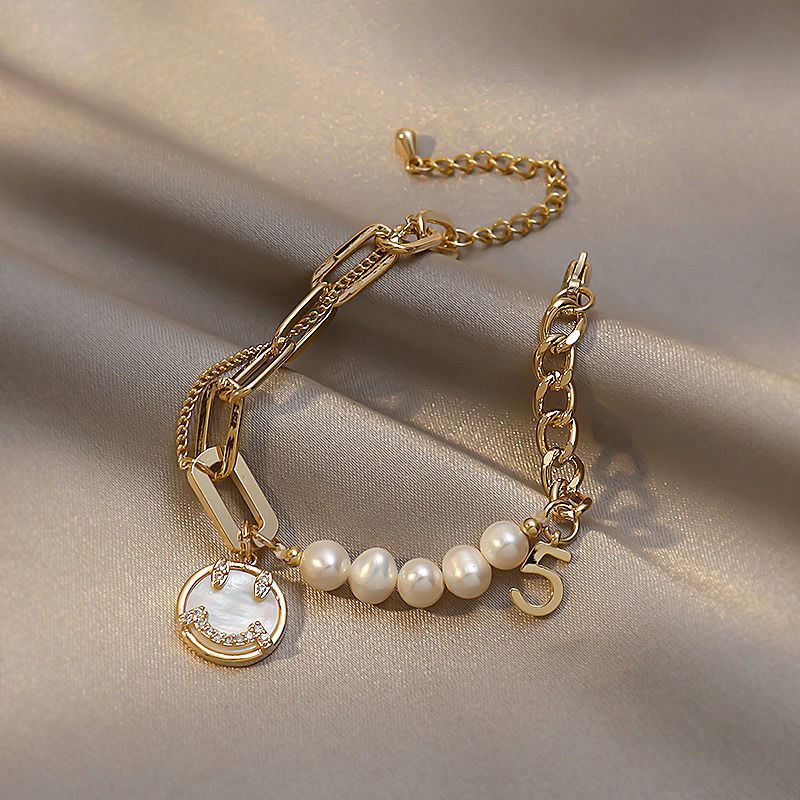 Personalized High-Grade Baroque Pearl Smiley Face Bracelet Korean Graceful Online Influencer Girlfriends Student Bracelet Bracelet Female Fashion Personalized High-Grade Baroque Pearl Smiley Face Bracelet Korean Graceful Online Influencer Girlfriends Student Bracelet Bracelet Female Fashion