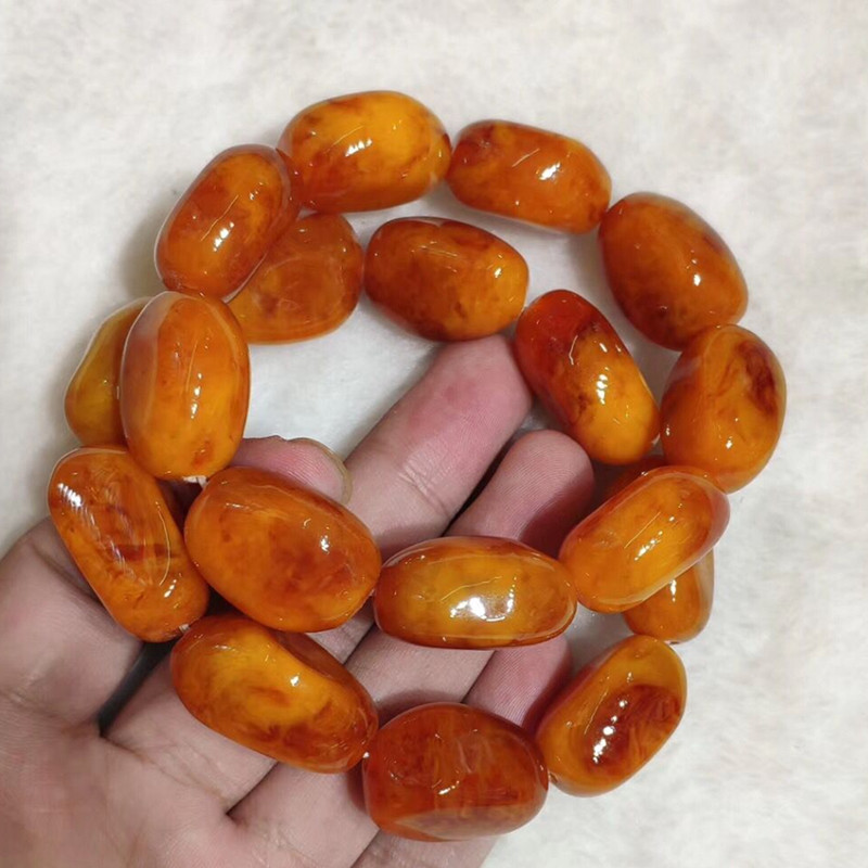 Natural second generation honey wax amber chicken oil yellow old honey Buddha beads bracelet hand string men and women Natural second generation honey wax amber chicken oil yellow old honey Buddha beads bracelet hand string men and women